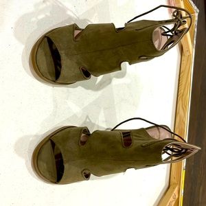 New without tags green open toe sandals